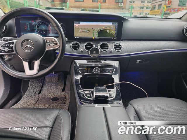 Mercedes-Benz E-Class 2020 — photo 8