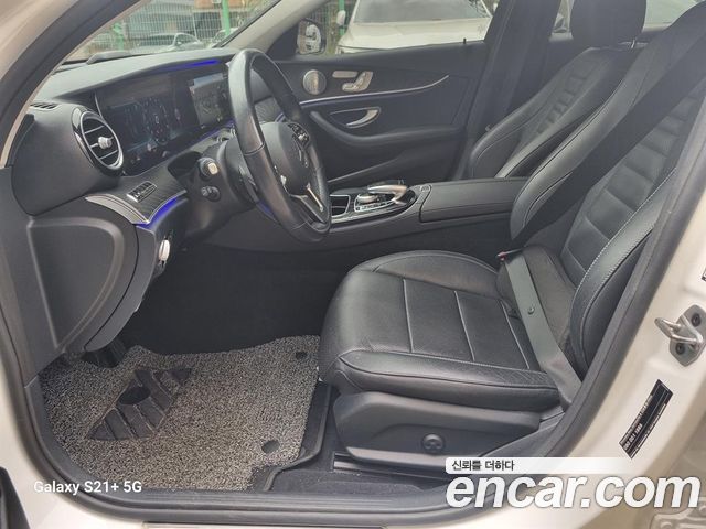 Mercedes-Benz E-Class 2020 — photo 9