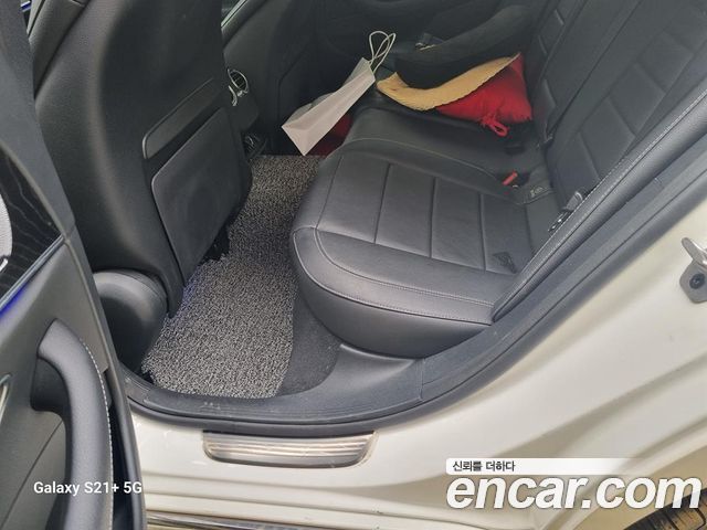 Mercedes-Benz E-Class 2020 — photo 10