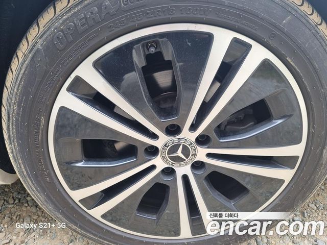 Mercedes-Benz E-Class 2020 — photo 19