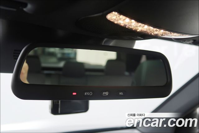 Mercedes-Benz GLC-Class 2016 — photo 16
