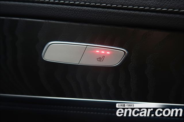Mercedes-Benz GLC-Class 2016 — photo 17