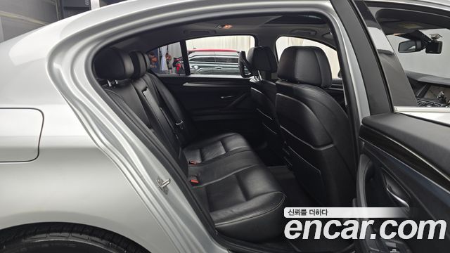BMW 5-Series 2016 — photo 12