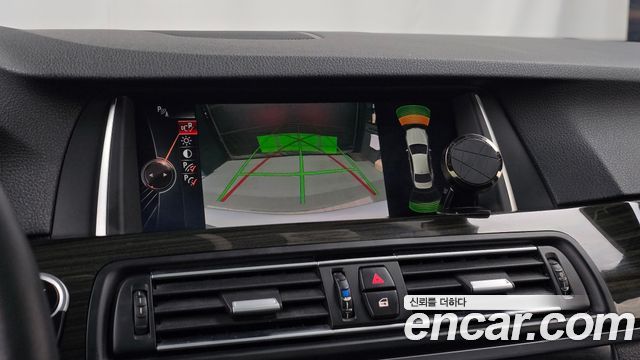 BMW 5-Series 2016 — photo 15