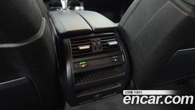 BMW 5-Series 2016 — photo 19