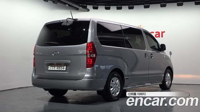 Hyundai Starex 2017 — photo 2