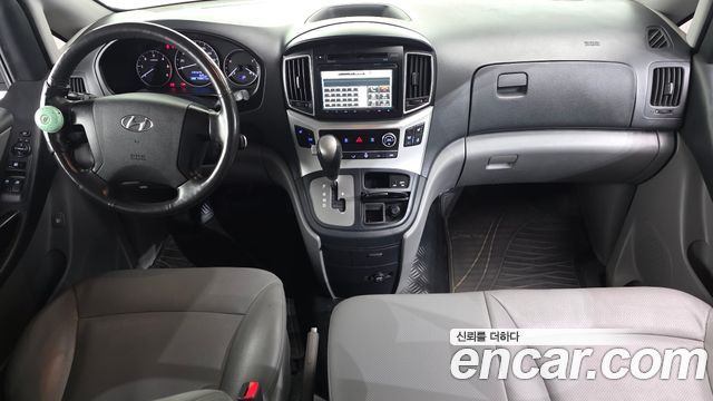 Hyundai Starex 2017 — photo 10