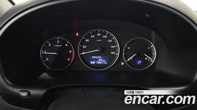 Hyundai Starex 2017 — photo 11