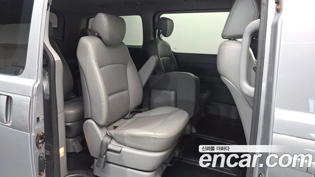 Hyundai Starex 2017 — photo 17