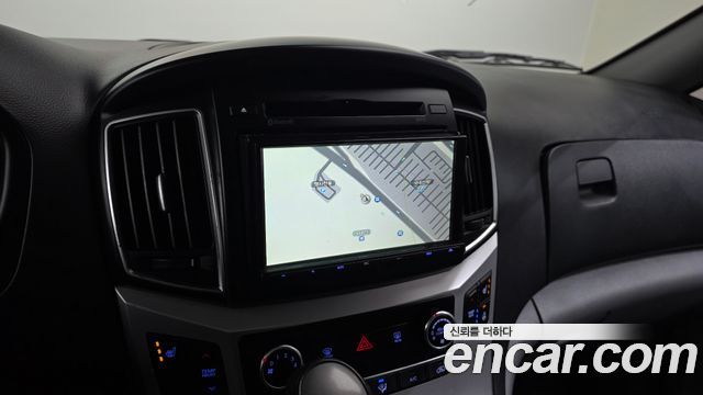 Hyundai Starex 2017 — photo 21