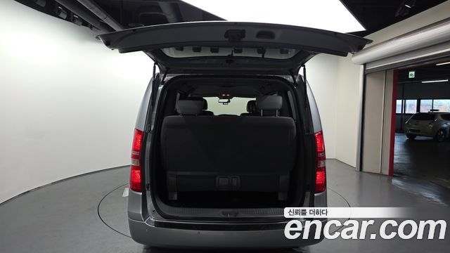 Hyundai Starex 2017 — photo 26