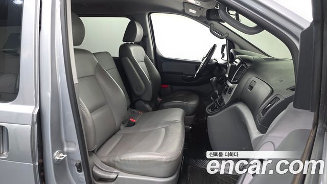 Hyundai Starex 2017 — photo 16