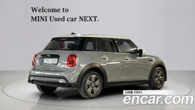 Mini Cooper 2023 — photo 2