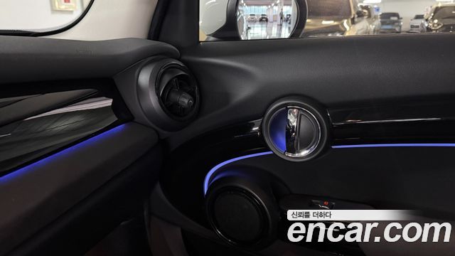 Mini Cooper 2023 — photo 13