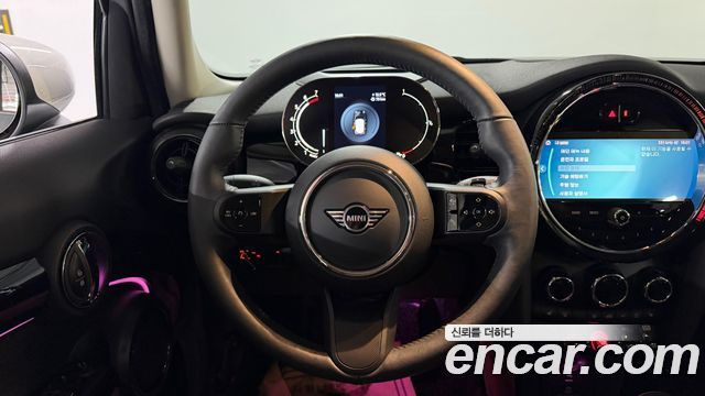 Mini Cooper 2023 — photo 16