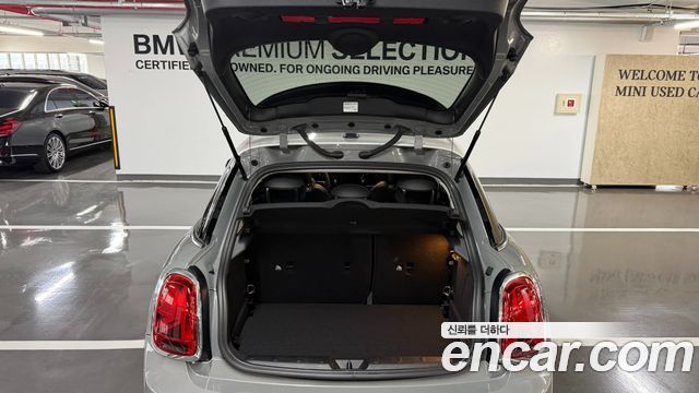 Mini Cooper 2023 — photo 18
