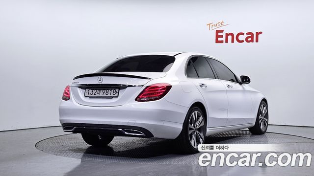 Mercedes-Benz C-Class 2018 — photo 2