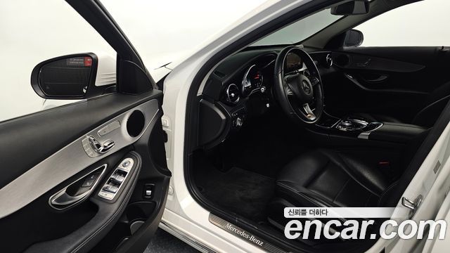 Mercedes-Benz C-Class 2018 — photo 10