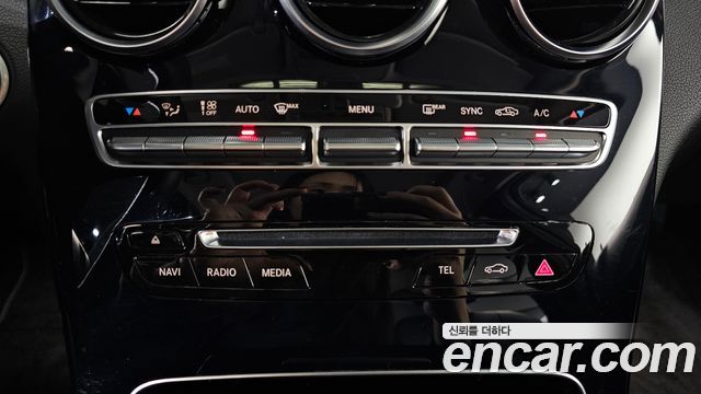 Mercedes-Benz C-Class 2018 — photo 14