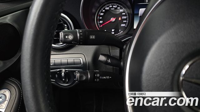 Mercedes-Benz C-Class 2018 — photo 18