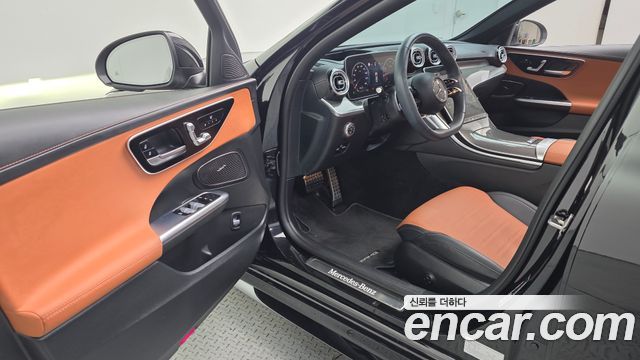 Mercedes-Benz C-Class 2023 — photo 13