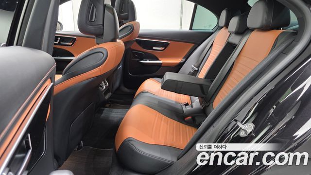Mercedes-Benz C-Class 2023 — photo 18