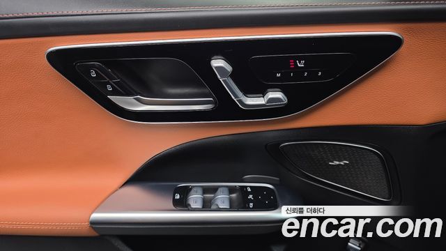 Mercedes-Benz C-Class 2023 — photo 25