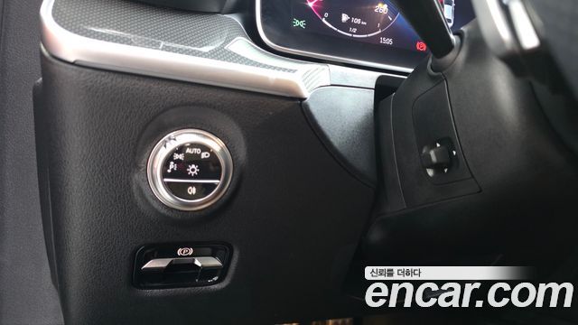 Mercedes-Benz C-Class 2023 — photo 26