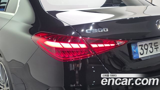 Mercedes-Benz C-Class 2023 — photo 9