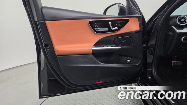 Mercedes-Benz C-Class 2023 — photo 14