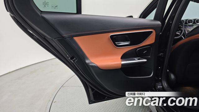 Mercedes-Benz C-Class 2023 — photo 15