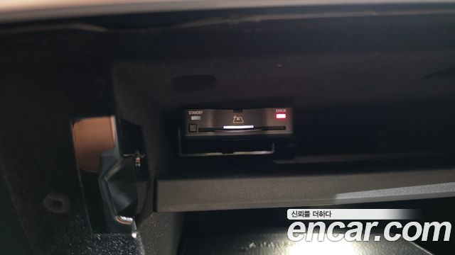Mercedes-Benz C-Class 2023 — photo 27