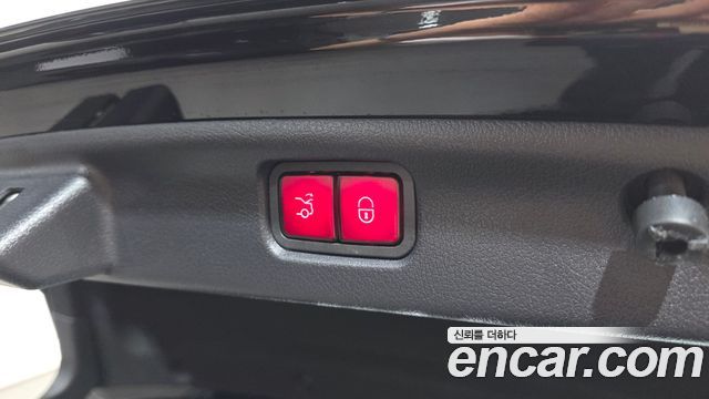 Mercedes-Benz C-Class 2023 — photo 29