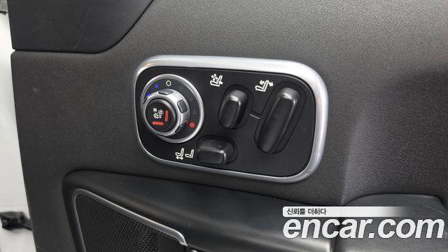 Land Rover Range Rover 2011 — photo 19