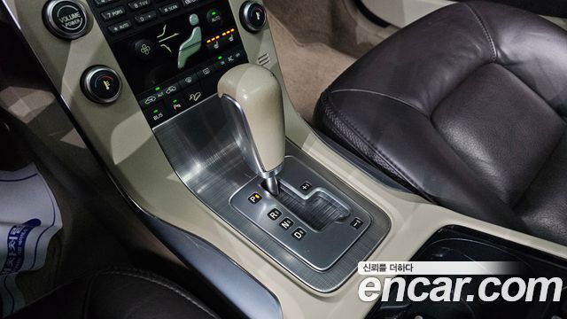 Volvo XC70 2011 — photo 9