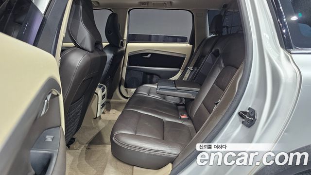 Volvo XC70 2011 — photo 11