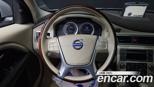 Volvo XC70 2011 — photo 12