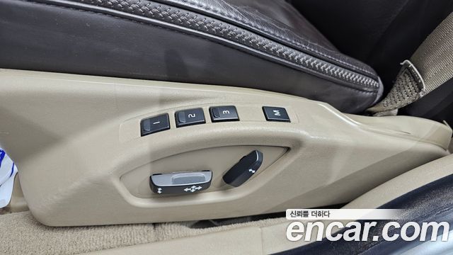 Volvo XC70 2011 — photo 18