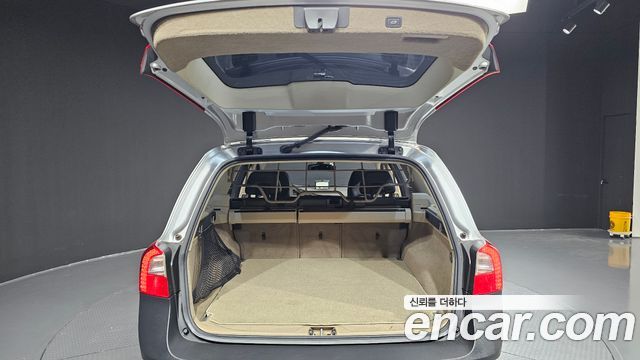 Volvo XC70 2011 — photo 20