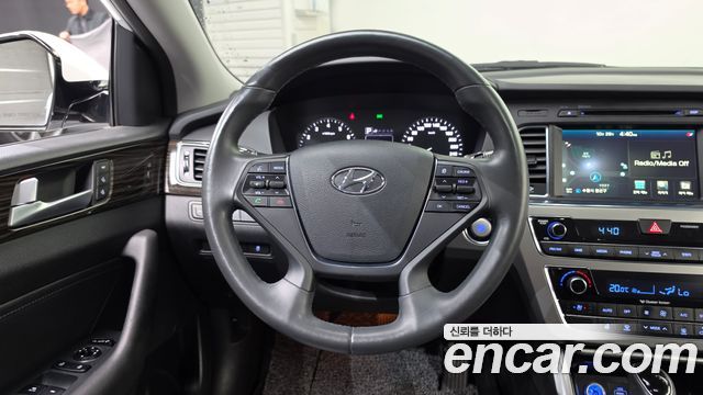 Hyundai Sonata 2017 — photo 19