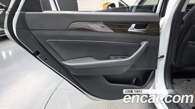 Hyundai Sonata 2017 — photo 15