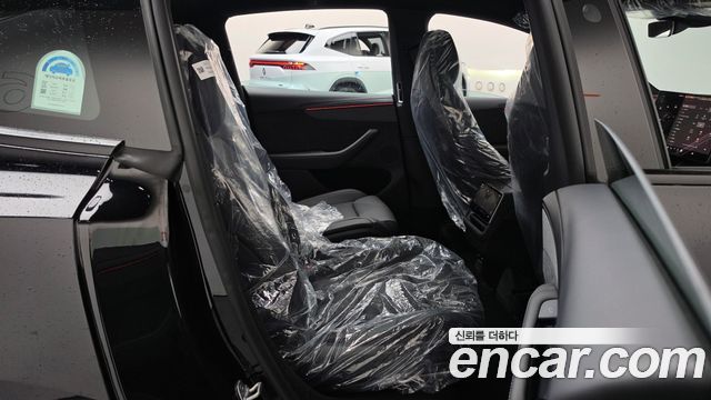 Tesla Model Y 2026 — photo 17