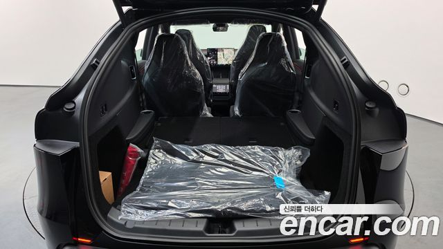 Tesla Model Y 2026 — photo 25