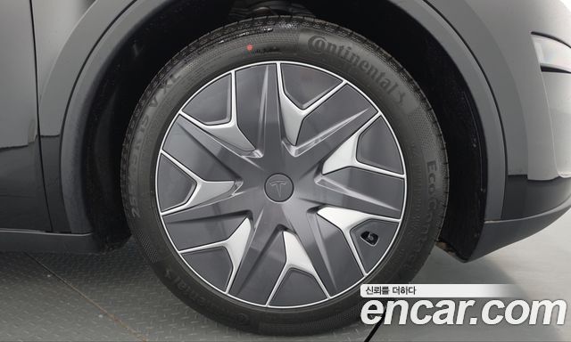 Tesla Model Y 2026 — photo 7