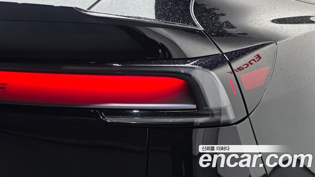 Tesla Model Y 2026 — photo 9