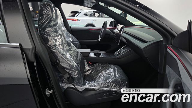 Tesla Model Y 2026 — photo 16