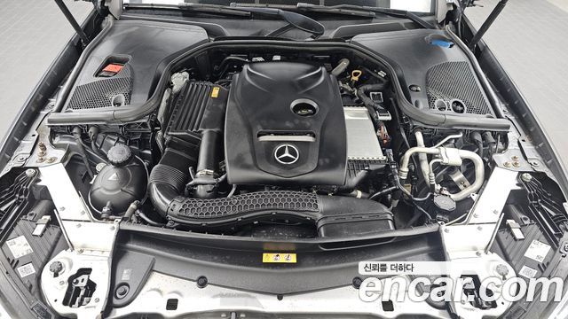 Mercedes-Benz E-Class 2022 — photo 6