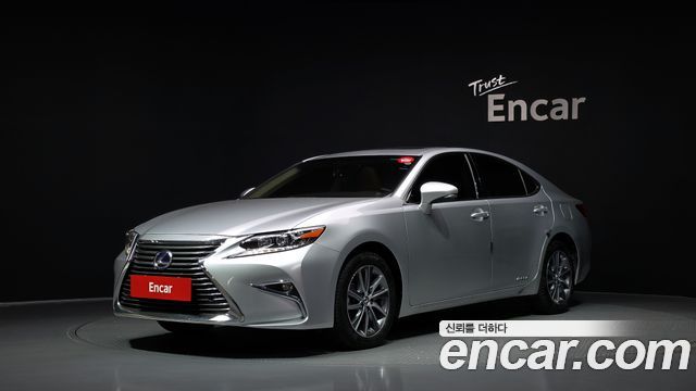 Lexus ES 2017 — photo 1