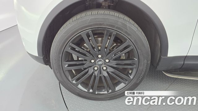 Land Rover Discovery 2017 — photo 5