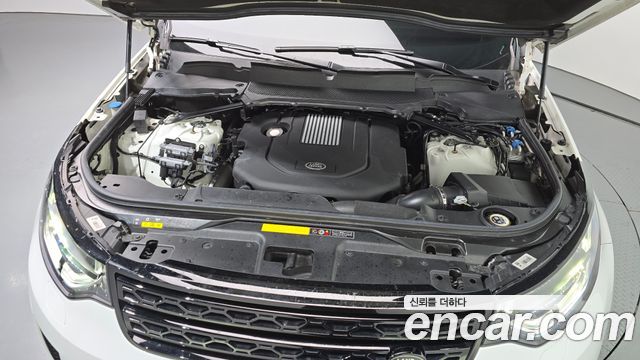 Land Rover Discovery 2017 — photo 6